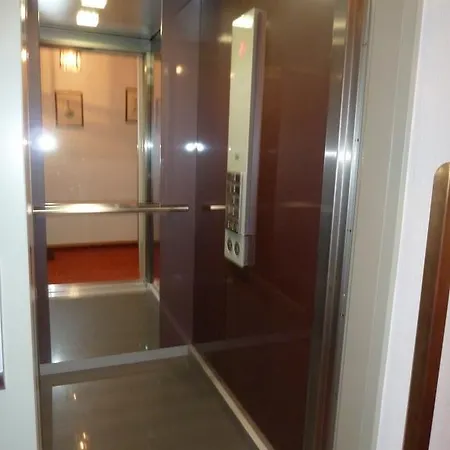 Zum Hirschen Hotel 2*