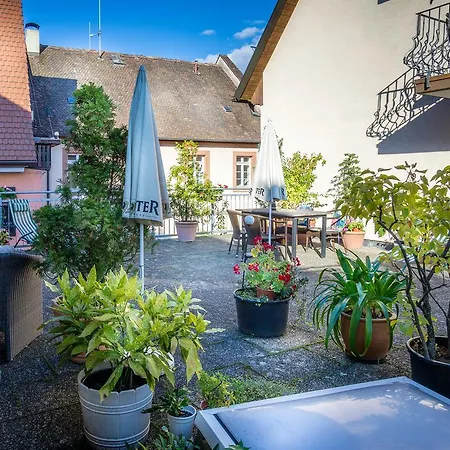 Zum Hirschen Hotell 2*